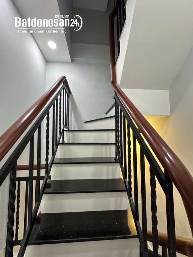 Bán nhà Đường Cách Mạng Tháng Tám, Phường 12, Quận 10