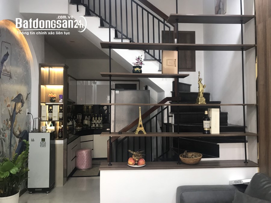 Gấp bán nhà đẹp 3 tầng 3 mê trung tâm Hải Châu Đà Nẵng Chỉ 2.95 tỷ 