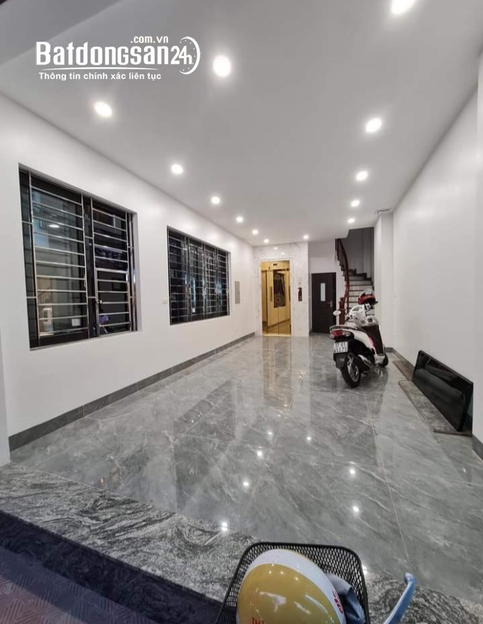 Cho thuê nhà ô tô tránh Nguyễn Chí Thanh Đống Đa, nhà đẹp, thang máy, KD 65m*