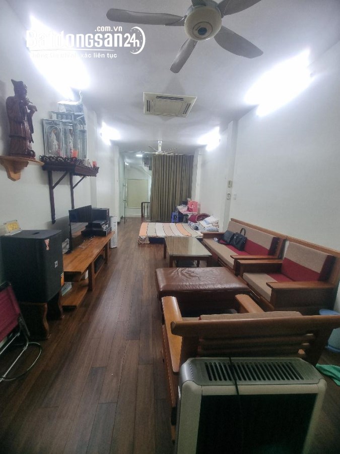 Bán nhà Phố Trần Quốc Hoàn, Cầu Giấy 40m, 6 tầng 13.8 tỷ