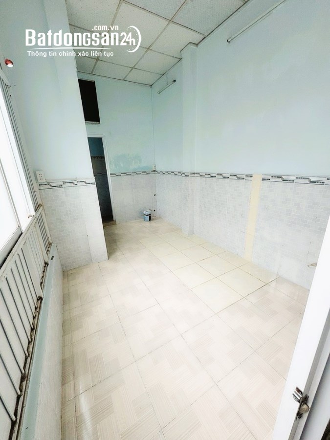 Hơn 1 tỷ có nhà Bùi Thế Mỹ, gần mặt tiền, gần chợ, trường học