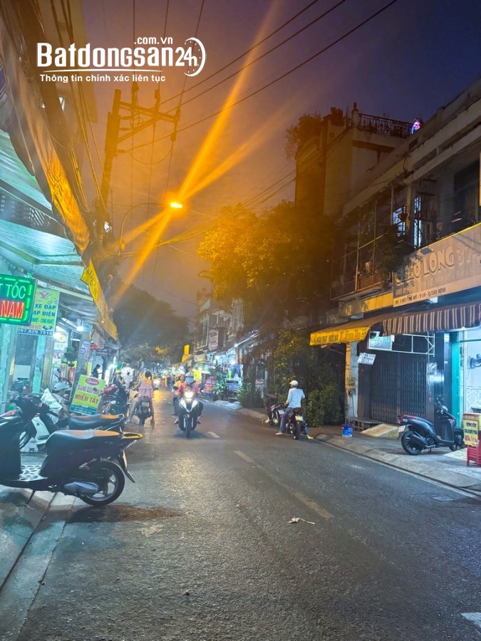 Hơn 1 tỷ có nhà Bùi Thế Mỹ, gần mặt tiền, gần chợ, trường học