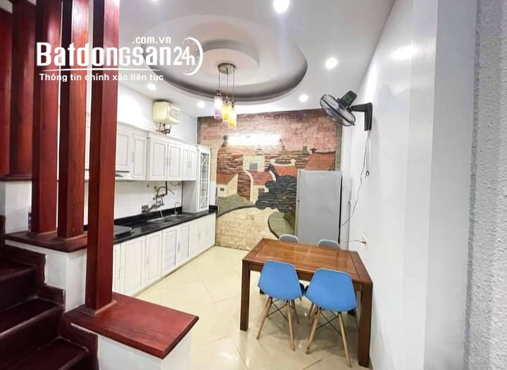 Cho thuê nhà Thái Hà Đống Đa 40m*5T, 5 ngủ giá 20 triệu
