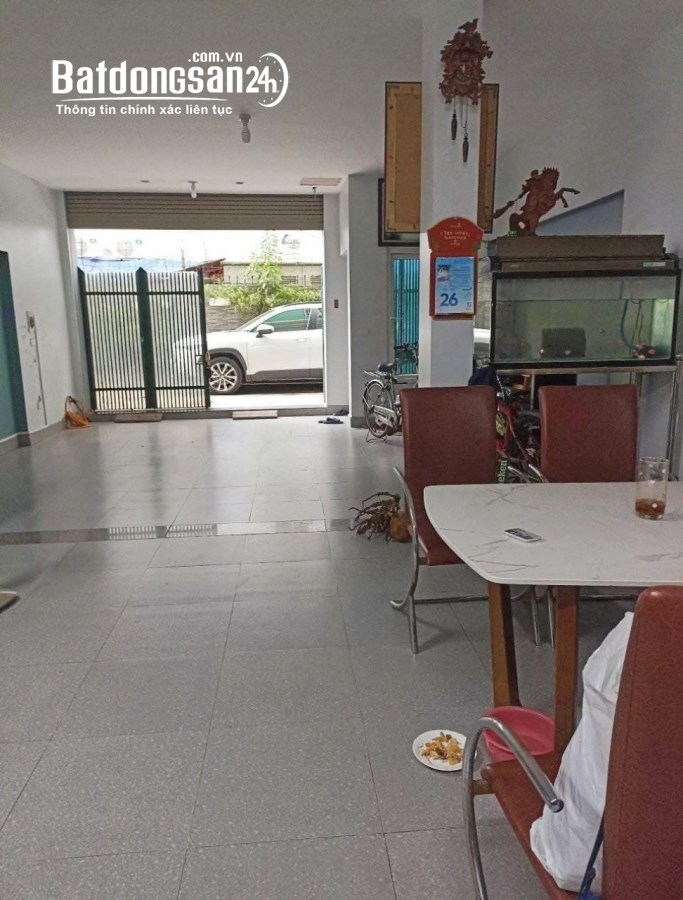 Cho thuê nhà Nguyễn Văn Huyên Cầu Giấy 70m*4T, ô tô tránh giá 20 triệu
