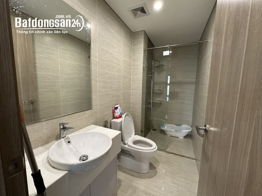 Chính chủ cần bán gấp căn hộ 2N2Wc góc- phân khu Sapphire, diện tích 64m, hướng Đông 