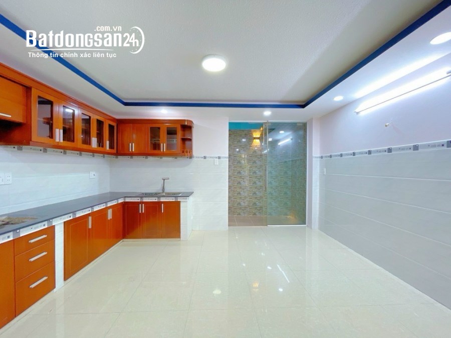 Bán nhà đường Thích Quảng Đức, Phường 5, Quận Phú Nhuận, 4 tầng, 4,6m x 13m, mới 100%