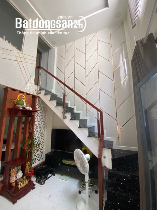 BÁN NHANH NHÀ RIÊNG GIÁ RẺ TRỆT+LỬNG, 38M2, TRUNG TÂM QUẬN 4, 3 TỶ 870