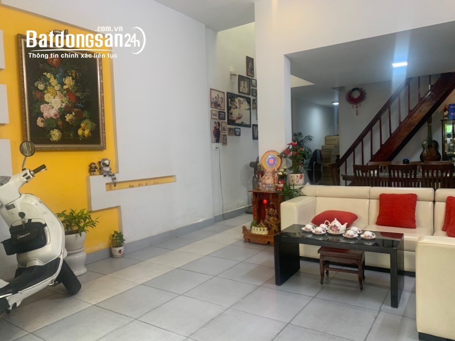BÁN GẤP NHÀ HXH HOÀNG VĂN THỤ, P4, Q.TÂN BÌNH, 4,5m x 18m, NGAY THE ADORA CENTER 