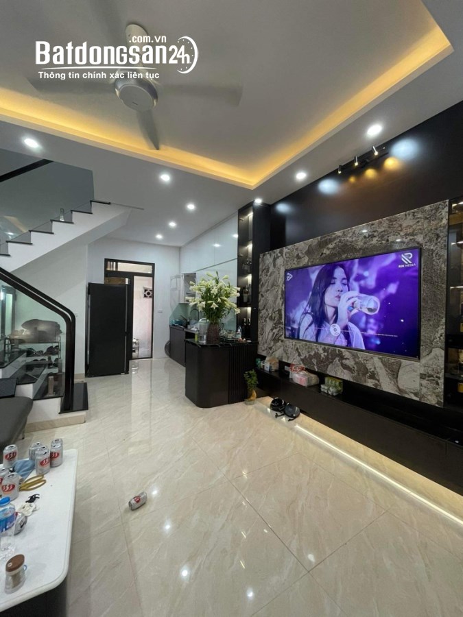 Bán nhà Yên Duyên, 50m ra phố, View Gamuda, 5 tầng tự xây, 40m2, 4.35 tỷ 