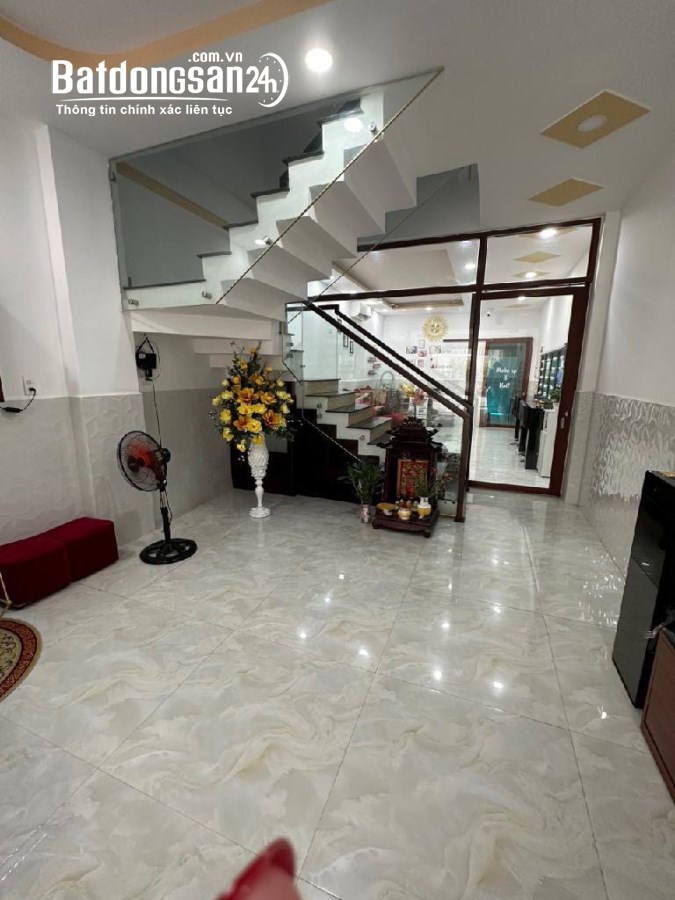 Bán gấp nhà 2 tầng 87.7 m2 (ngang 8mx10.9m) mặt tiền đường Quận 2, Thủ Đức, Giá 11.8t