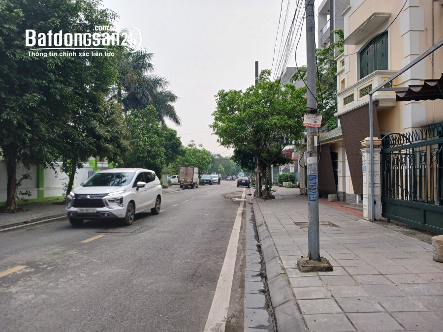 Bán nhà khu TĐC P. Thượng Thanh, Q. Long Biên, đường 13m, vị trí KD, 110m2 giá19,8 tỷ