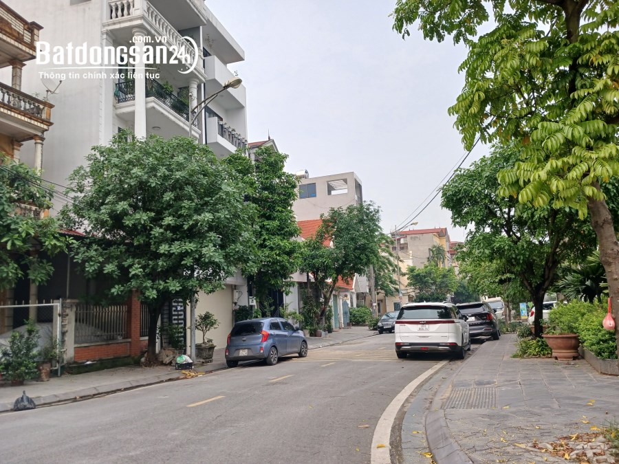 Bán nhà khu TĐC P. Thượng Thanh, Q. Long Biên, đường 13m, vị trí KD, 110m2 giá19,8 tỷ