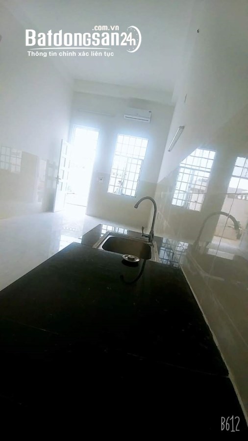 Cho thuê chung cư mini có ban công, 35m2 sẵn máy lạnh, nước nóng giá 4.5tr/tháng