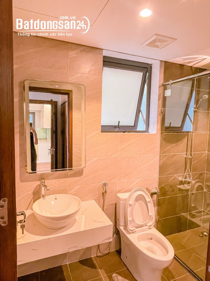 Bán căn 2 ngủ 75m2, chỉ cần mở cửa là ra tới bể bơi muối khoáng View trọn Thành Phố
