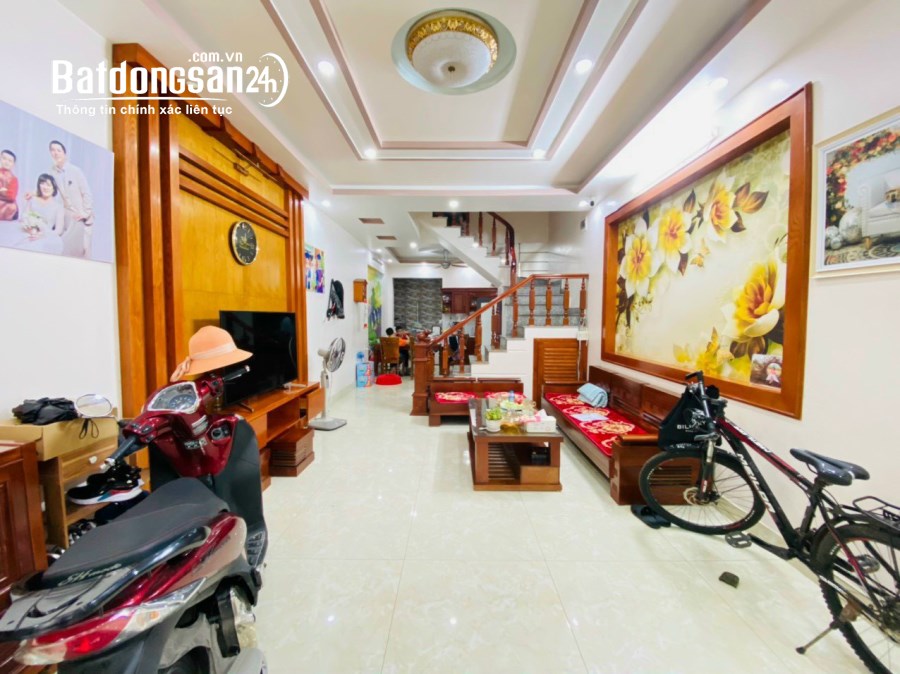 Nhà 4 tầng mặt ngõ Thiên Lôi - 2 phút ra Aeon mall