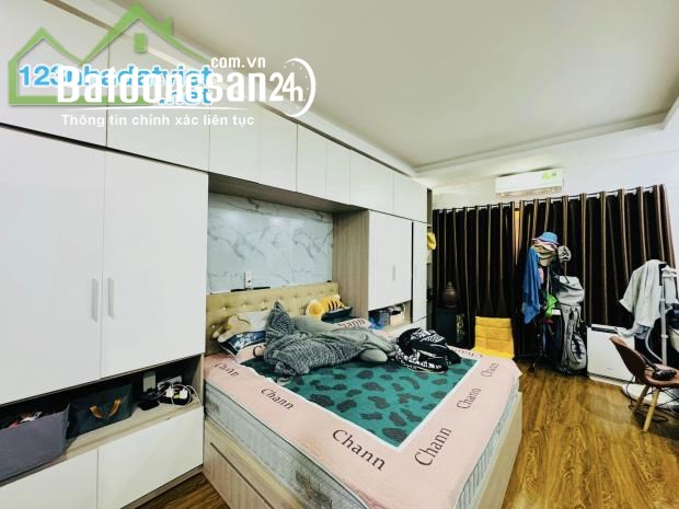 BÁN NHÀ TÔN ĐỨC THẮNG ,NHÀ MỚI Ở NGAY, SẦM UẤT 40M2 5 TẦNG 5 TỶ