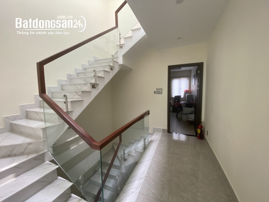 Bán nhà Đường Trần Bình Trọng, Phường 2, Quận 5