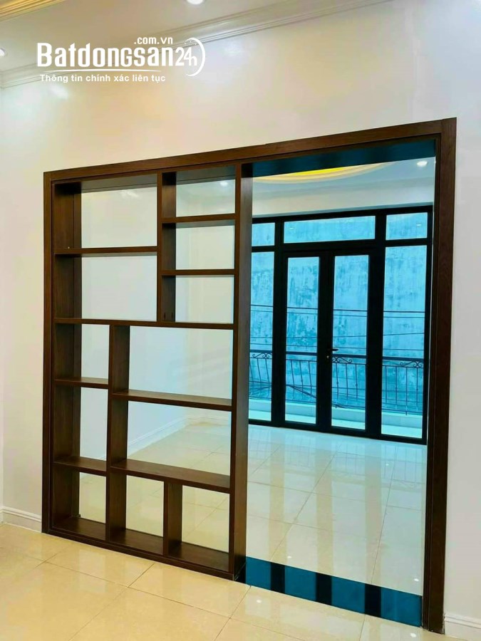 Bán nhà 3 tầng ngõ đường Nguyễn Lương Bằng, TP HD, 83.1m2, mt 4.46m, 3 ngủ, ngõ oto