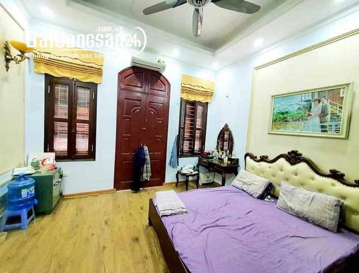 Nhà Cầu Giấy phố Phan Văn Trường phân lô, ô tô, cho thuê 17tr DTSD 35M*5T giá 8.9 tỷ