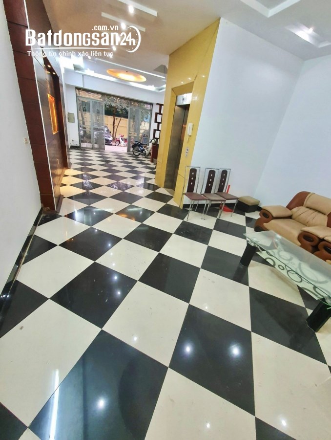 Cho thuê nhà Nguyễn Khánh Toàn Cầu Giấy ô tô tránh, thang máy 63m*5T, THANG MÁY