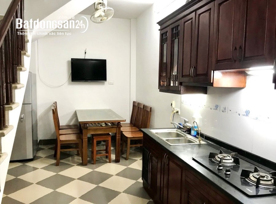 Cho thuê nhà nguyên căn Trần Thái Tông Cầu Giấy 38m x 4T giá 15tr