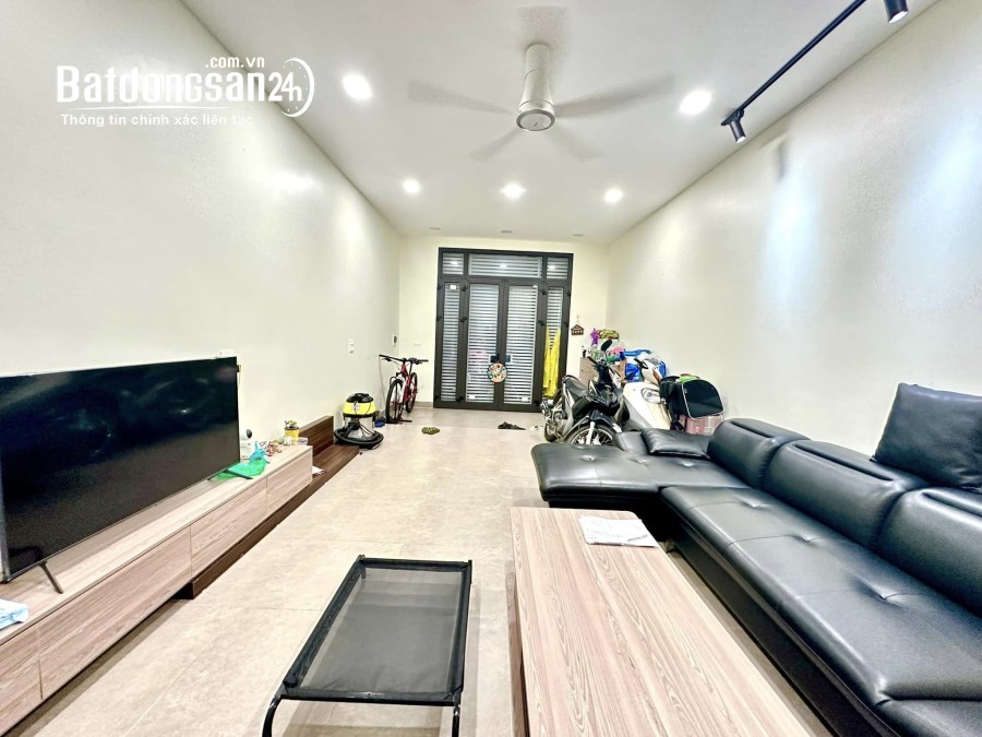 Bán Nhà Riêng Ngõ 69A Hoàng Văn Thái 42m2 x 4 Tầng, Nhà Đẹp, Ô Tô Cạnh Nhà Giá 7,x 