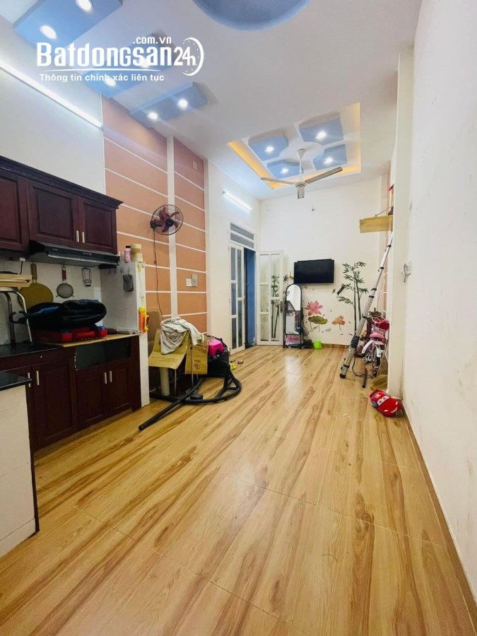 BÁN NHÀ HẺM BA GÁC ĐƯỜNG BÃI SẬY PHƯỜNG 1 QUẬN 6 - 103M2 - 04 TẦNG BTCT MỚI Ở NGAY