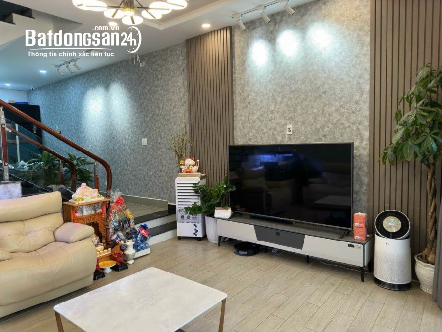 CHỦ CẦN BÁN GẤP NHÀ SRXD MẶT TIỀN ĐƯỜNG NHỰA NGAY TRUNG TÂM P2