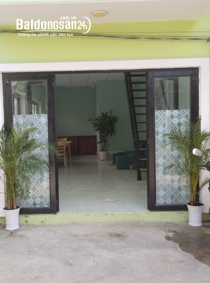 Bán nhà 2 mặt tiền, Mỹ Hạnh Nam cách Hóc Môn 6km