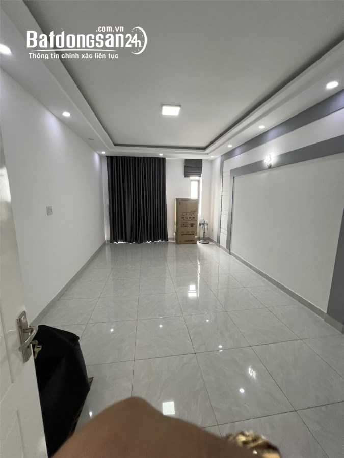 Chính chủ bán nhà hẻm 489 Huỳnh Văn Bánh, hẻm xe hơi Phú Nhuận, 4 tầng