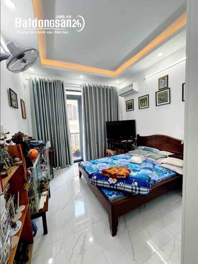 Mặt tiền KD gần Nguyễn Tri Phương, P4, Q10, 52M2, 5 Tầng, 5pn, 12.X TỶ