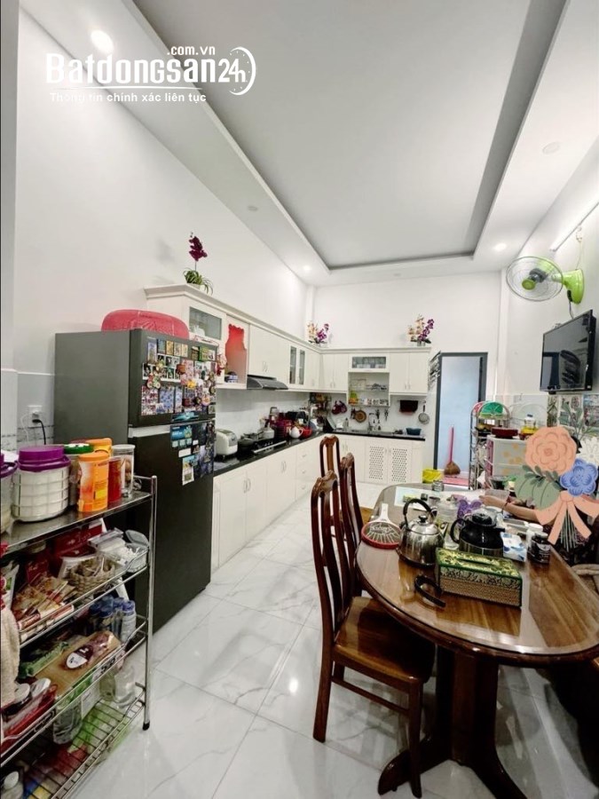 Mặt tiền KD gần Nguyễn Tri Phương, P4, Q10, 52M2, 5 Tầng, 5pn, 12.X TỶ