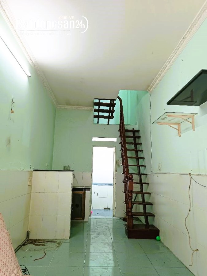 Bán nhà Hoàng Bật Đạt, 2 tầng đúc BTCT, hẻm 3m, 19m2, 2 tỷ 3
