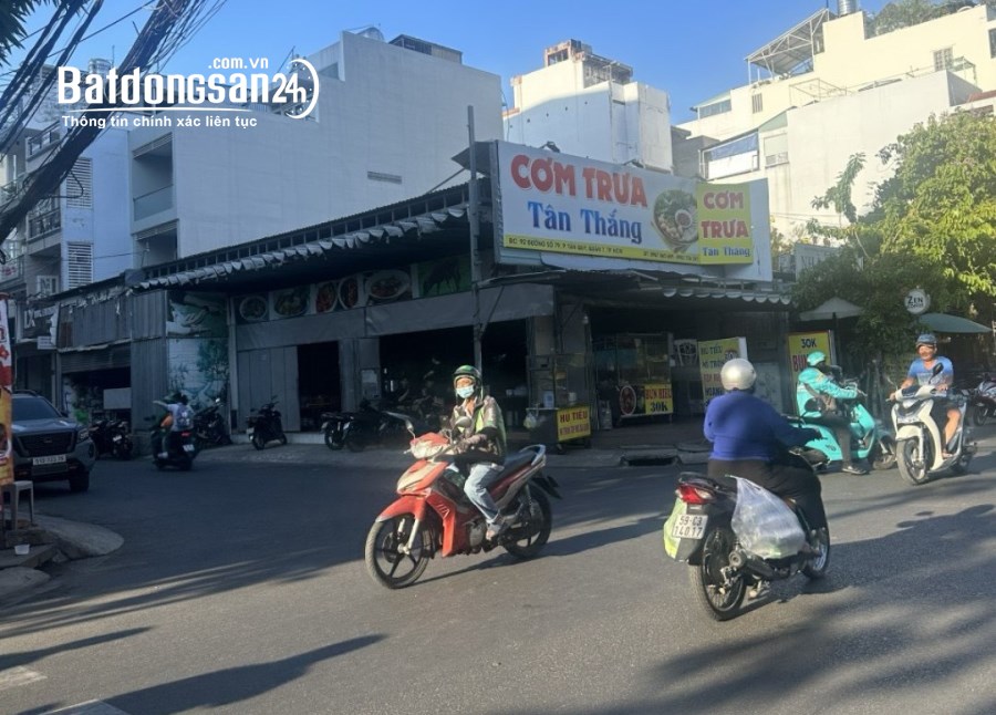 nhà 5x23m góc 2 mặt tiền đường 79 phường tân quy Q7. vị trí KD buôn bán tốt
