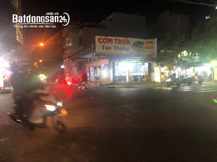 nhà 5x23m góc 2 mặt tiền đường 79 phường tân quy Q7. vị trí KD buôn bán tốt