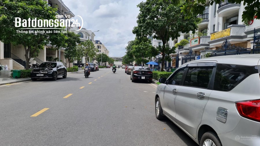 Bán nhà mặt phố Van Phuc Riverside City, Đường Quốc Lộ 13, Tp Thủ Đức