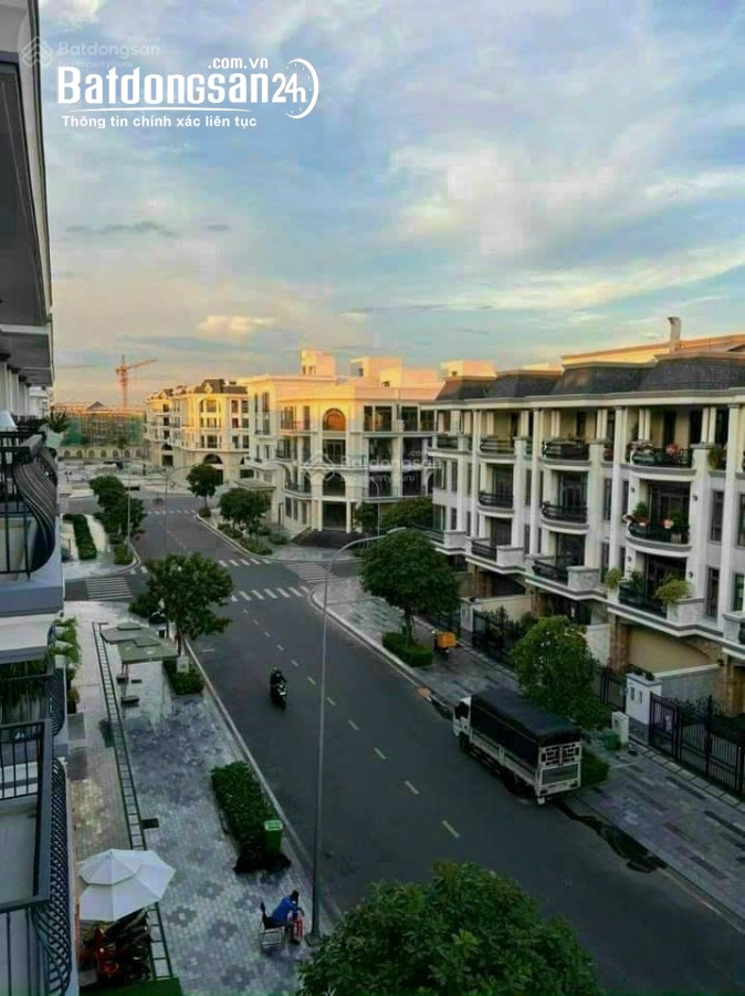 Bán nhà mặt phố Van Phuc Riverside City, Đường Quốc Lộ 13, Tp Thủ Đức