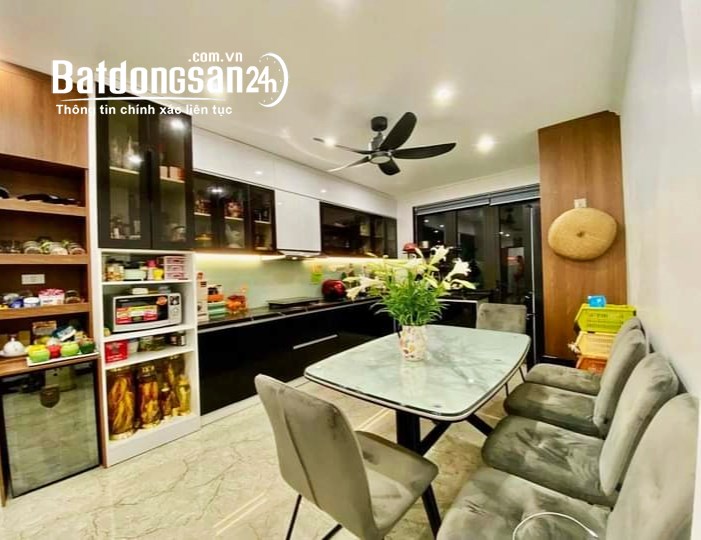 Nhà Cầu Giấy phố Nguyễn Chánh 60m x5T, vỉa hè, ô tô tránh, nhà đẹp, kinh doanh đỉnh