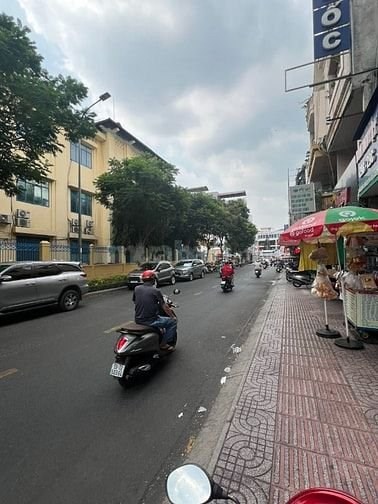 Bán nhà 5 tầng, mặt tiền Trần Quốc Toản, P8, Q3.giá:12.2 tỷ