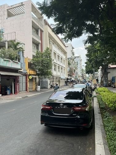 Bán nhà 5 tầng, mặt tiền Trần Quốc Toản, P8, Q3.giá:12.2 tỷ