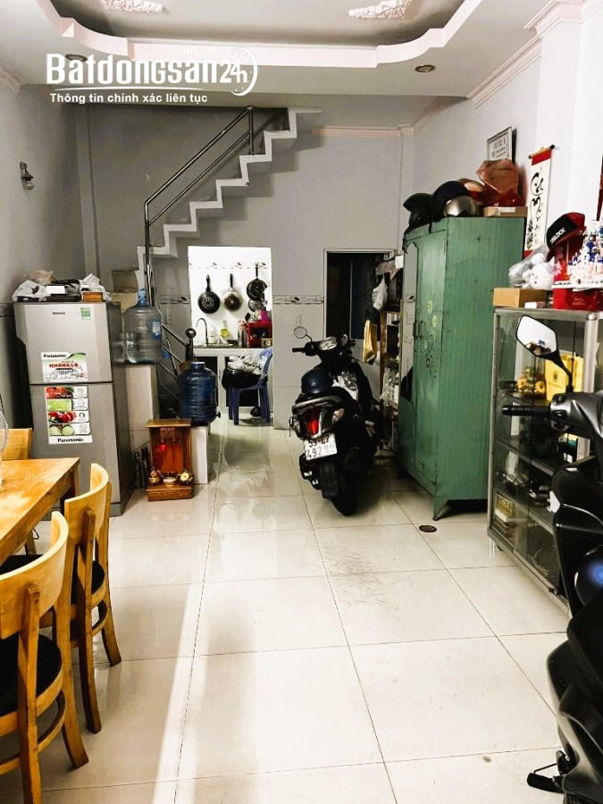 Nhà Nguyễn Sỹ Sách, 30m2, ngang hơn 4m vuông vức, 3 tỷ nhỉnh
