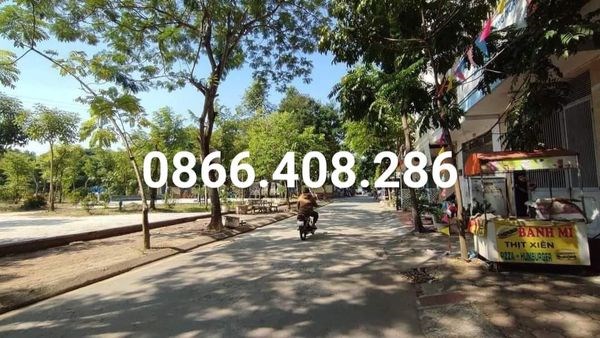 Cực Hiếm Hàng xóm KĐT XA LA - VIEW CÔNG VIÊN SIÊU ĐẸP  CĂN LIỀN KỀ, VỈA HÈ VỊ TRÍ ĐẸP