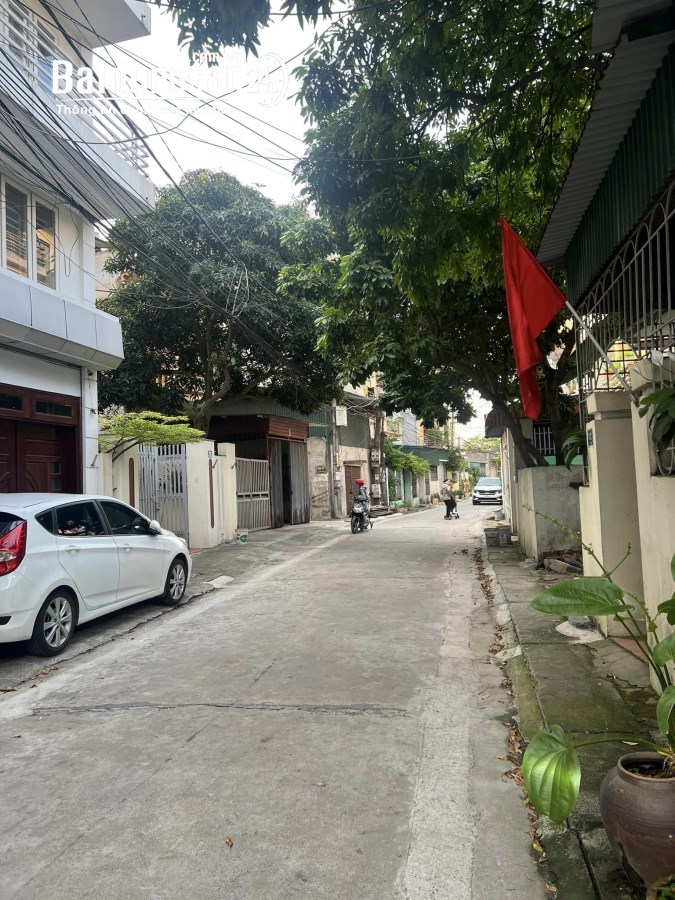 Bán lô đất mặt phố Lý Quốc Bảo, TP Hải Dương, 79..9m2, mt hơn 4m, hướng tây, đường ot