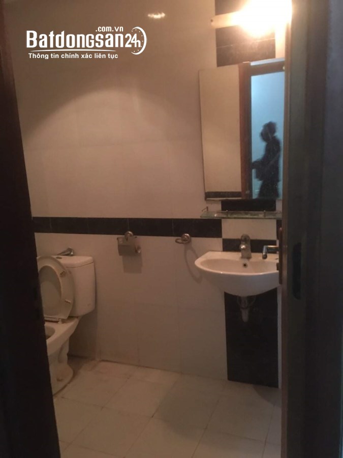 Cho thuê chung cư Sakura Tower, 47 Vũ Trọng Phụng, 84m 2 phòng ngủ, 10 triệu
