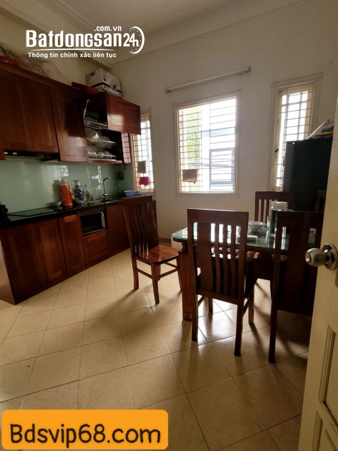 Bán nhà phố Yên Lãng, Đống Đa, siêu phẩm vị trí, lô góc, ô tô, 40m2 5 tầng giá 12.2 t