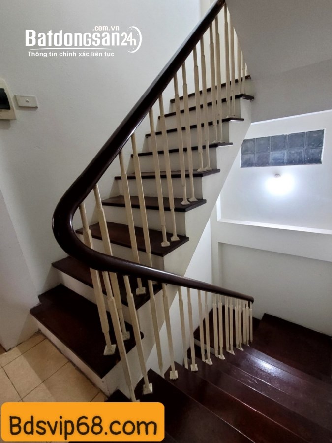 Bán nhà phố Yên Lãng, Đống Đa, siêu phẩm vị trí, lô góc, ô tô, 40m2 5 tầng giá 12.2 t