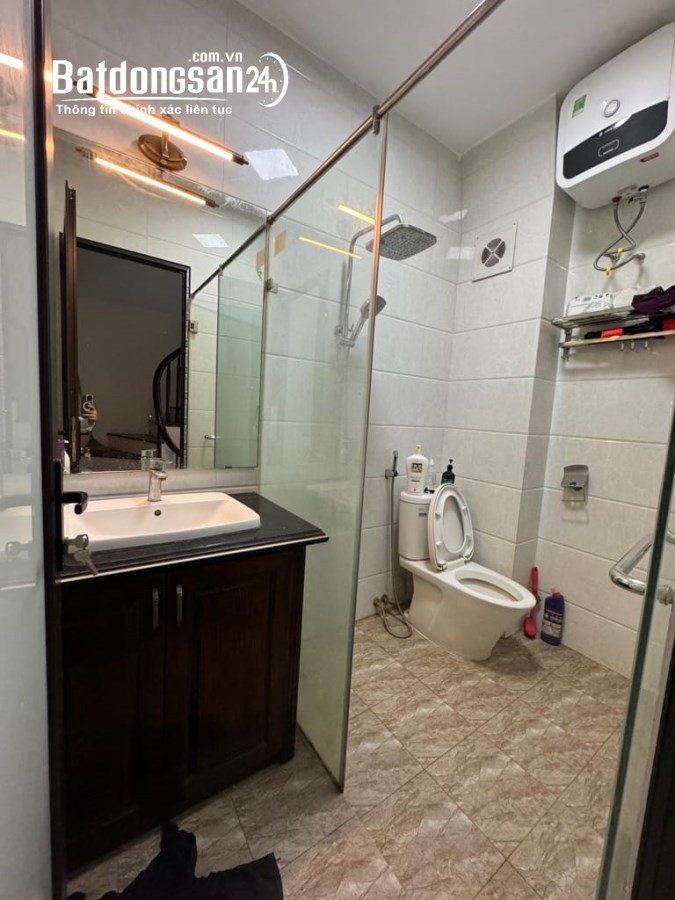 Bán nhà Nguyễn Văn cừ ,Long Biên ,ngõ ô tô, nhà mới ,full nội thất 32m2 , 5.3 tỷ 