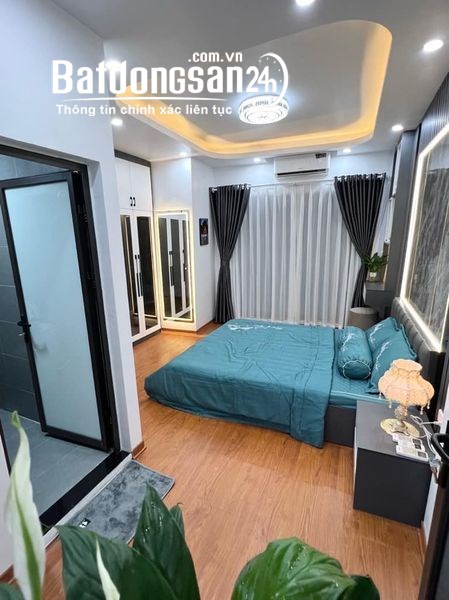 Bán gấp nhà Hồng Hà, 35m x 5T Giá 8.9 Tỷ