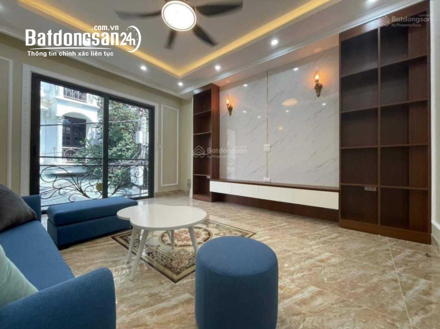 Bán nhà phố Kẻ Tạnh Giang Biên, gara ô tô, thang máy, ở sướng - Siêu phẩm nhà phố