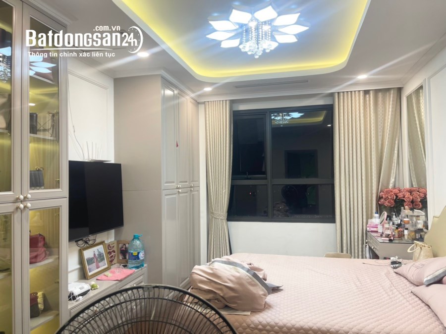 Cho thuê căn góc 3 ngủ tòa C7, DT rộng 110m2, chung cư Vinhomes D'Capital, đủ đồ đẹp 